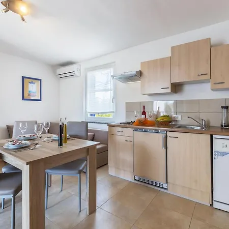 Stunning In With Kitchen Διαμέρισμα Trget