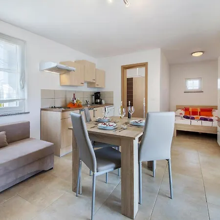 Stunning In With Kitchen